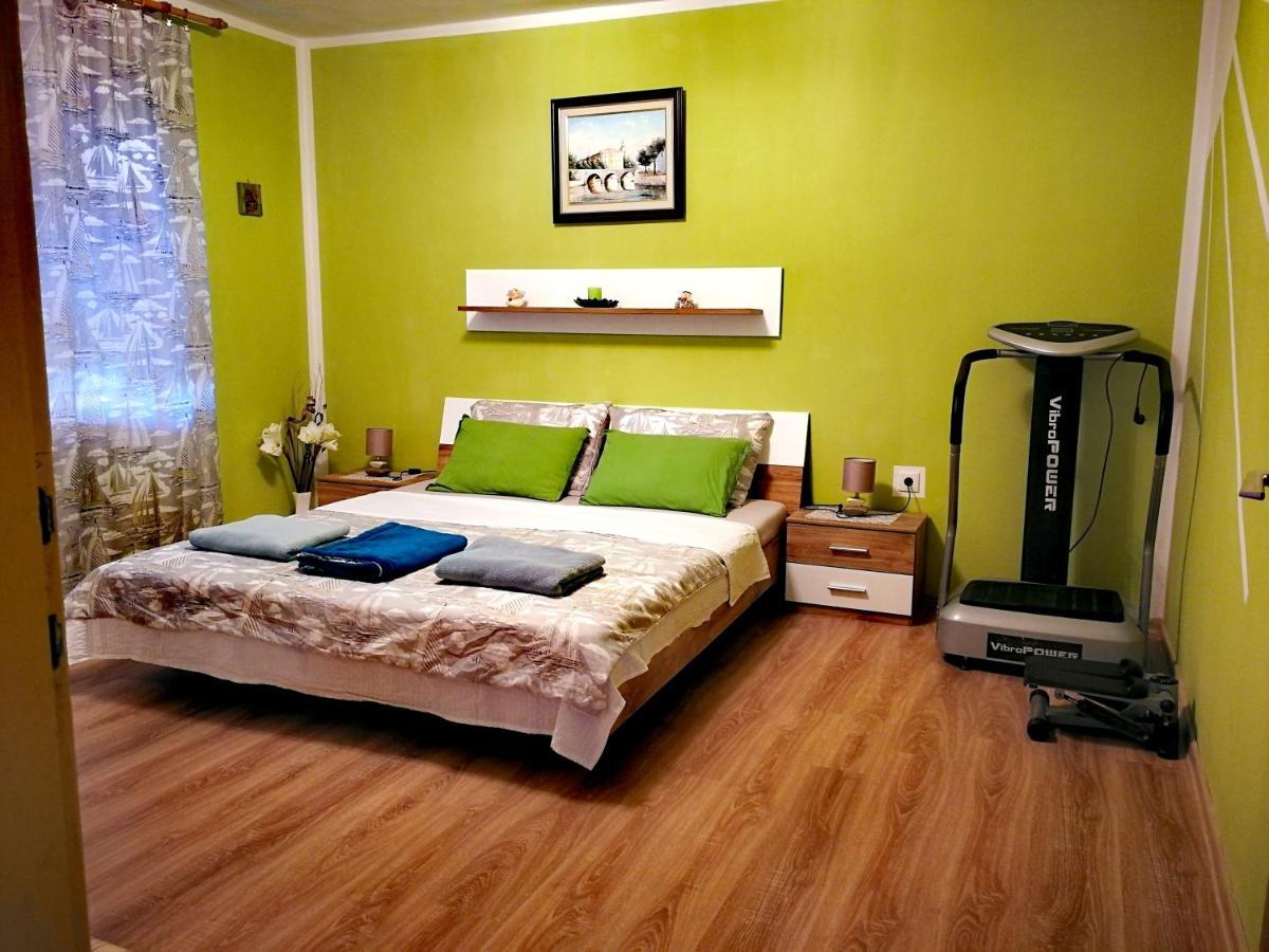 Apartments Anita Цриквениця Екстер'єр фото